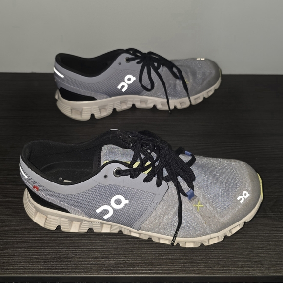 On Running Gray and Black Sneakers - Picture 4 of 6